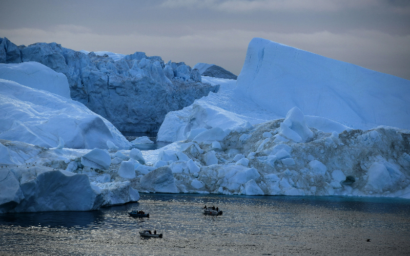 Iceberg Boat Tour 07