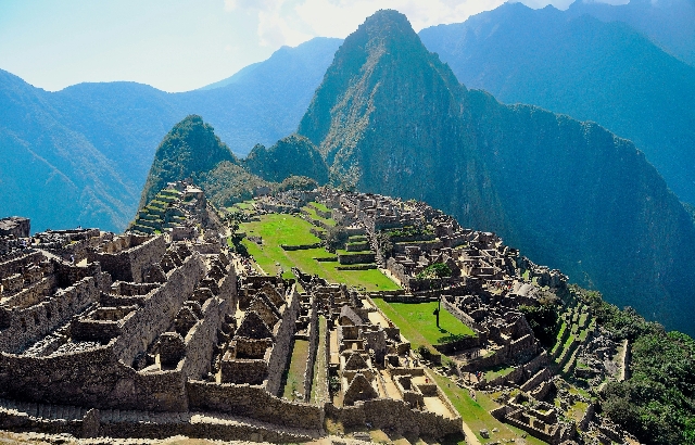 aerial view of green mountains during daytime_副本