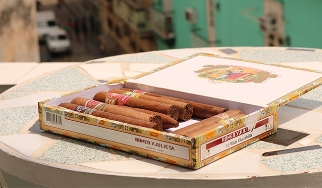 brown tobacco on box brown tobacco on box