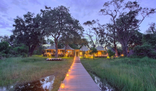 Header-walkway-at-andBeyond-xaranna-camp-on-a-luxury-botswana-safari-overlooking-the-okavango-delta Header-walkway-at-andBeyond-xaranna-camp-on-a-luxury-botswana-safari-overlooking-the-okavango-delta